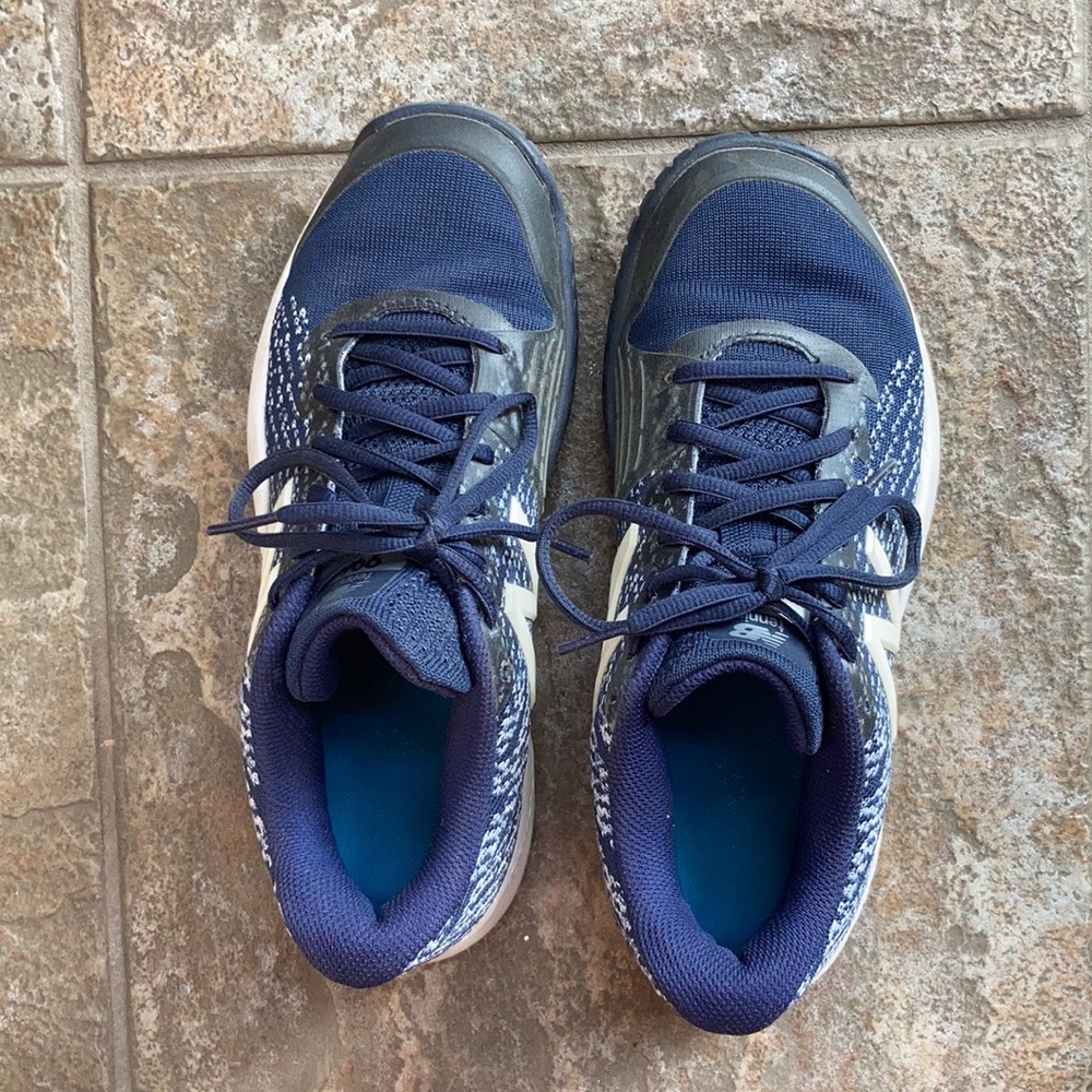 New balance tennis shoes 996 size 8.5